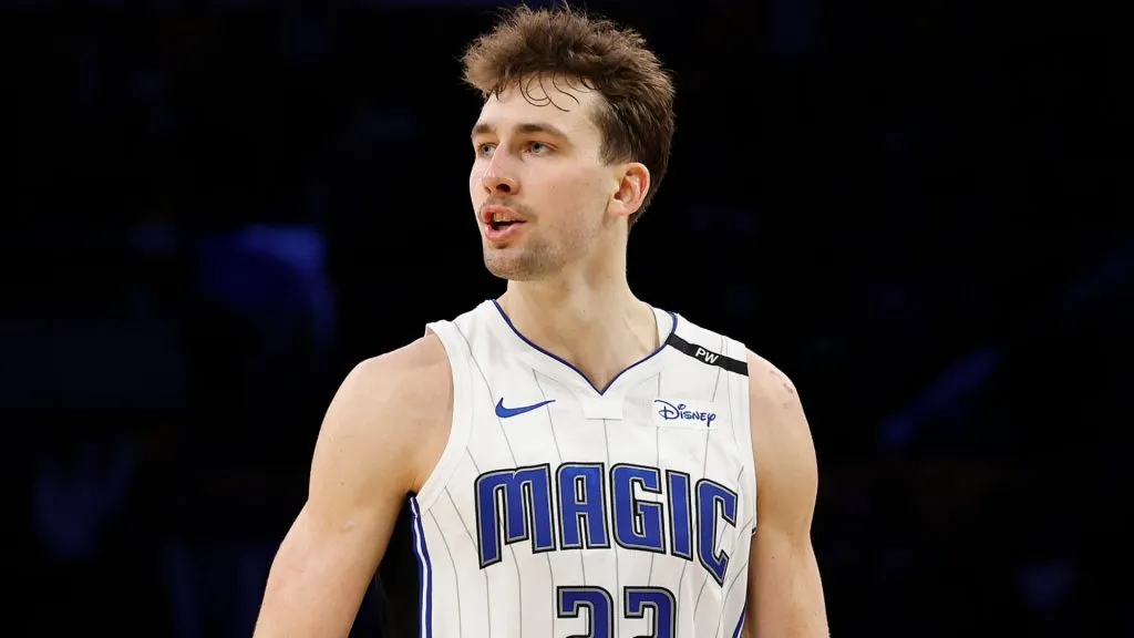 Franz Wagner #22 of the Orlando Magic celebrates a game winning three-point shot against the Los Angeles Lakers at Crypto.com Arena on November 21, 2024. (Source: Ronald Martinez/Getty Images)