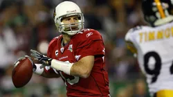 Quarterback Kurt Warner #13 of the Arizona Cardinals throws a pass against the Pittsburgh Steelers during Super Bowl XLIII on February 1, 2009.