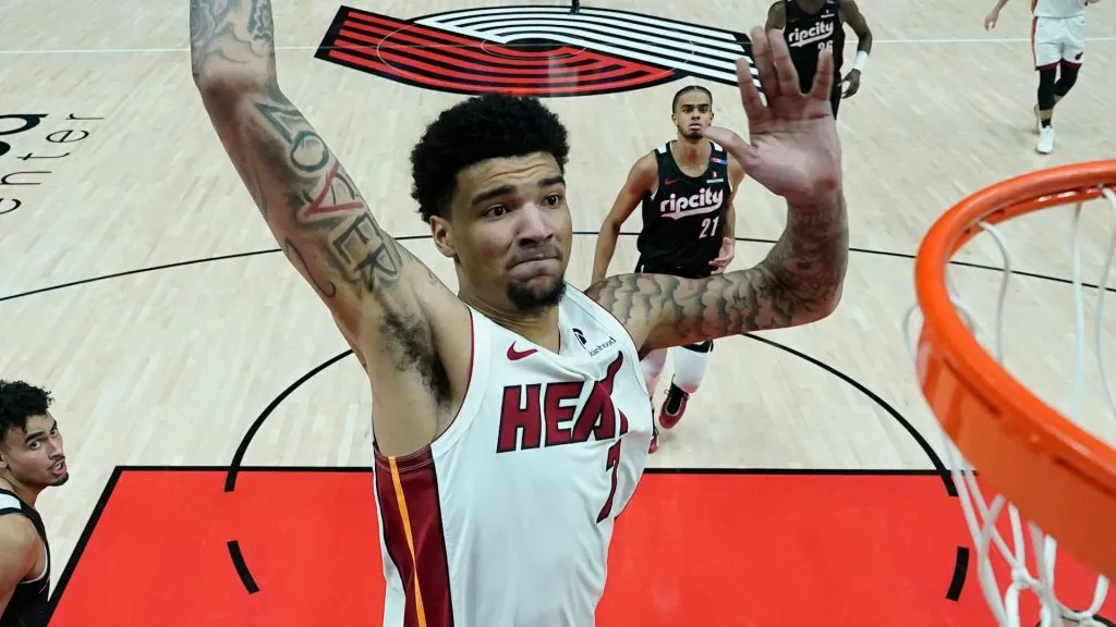  Kel'el Ware #7 of the Miami Heat dunks the ball during the second half against the Portland Trail Blazers