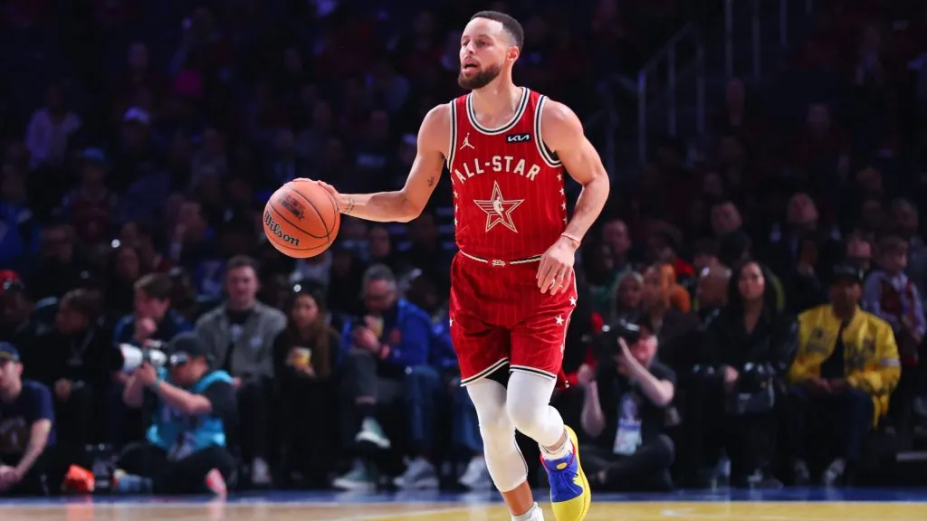 Stephen Curry dribbles the ball against the Eastern Conference All-Stars in the fourth quarter during the 2024 NBA All-Star Game. (Stacy Revere/Getty Images)