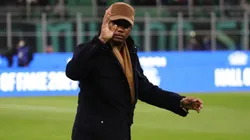 Samuel Eto'o salutes the crowd prior to the the Serie A match between FC Internazionale and US Salernitana at Stadio Giuseppe Meazza on March 04, 2022 in Milan,