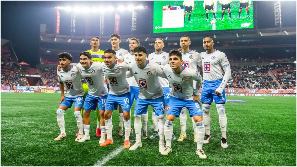 Players of Cruz Azul pose for a team photo – Francisco Vega/Getty Images