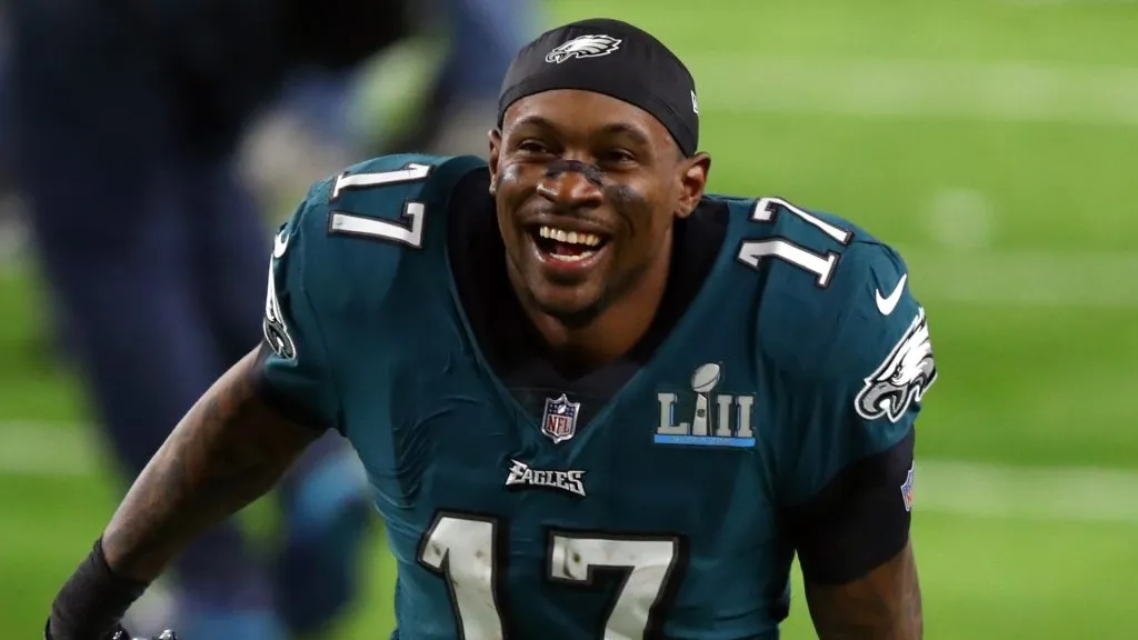 Alshon Jeffery #17 of the Philadelphia Eagles celebrates defeating the New England Patriots 41-33 in Super Bowl LII at U.S. Bank Stadium on February 4, 2018. (Source: Gregory Shamus/Getty Images)