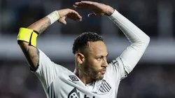 Neymar of Santos reacts during a Campeonato Paulista 2025 match between Santos and Botafogo at Urbano Caldeira Stadium.