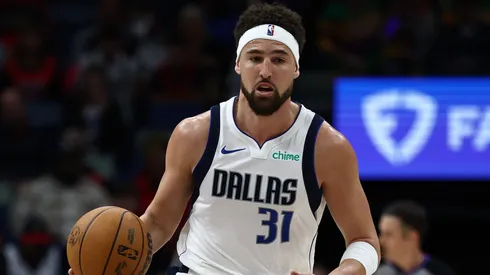 Klay Thompson #31 of the Dallas Mavericks drives the ball.