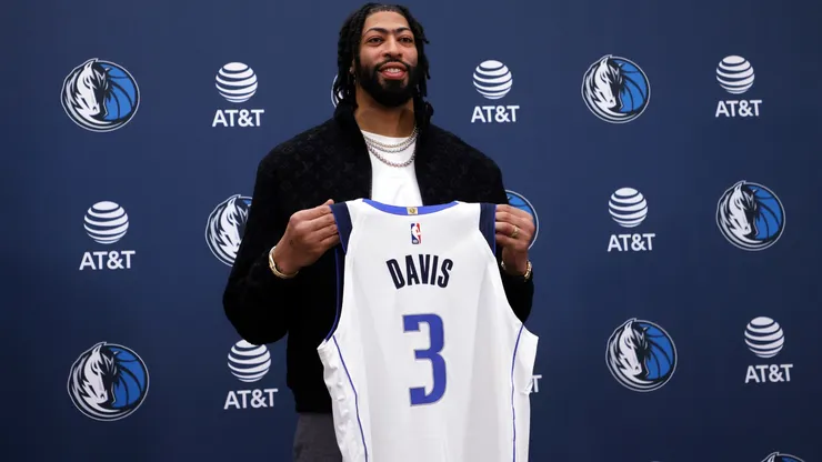 Anthony Davis is introduced at the Dallas Mavericks Practice Facility on February 7, 2025 in Dallas, Texas.