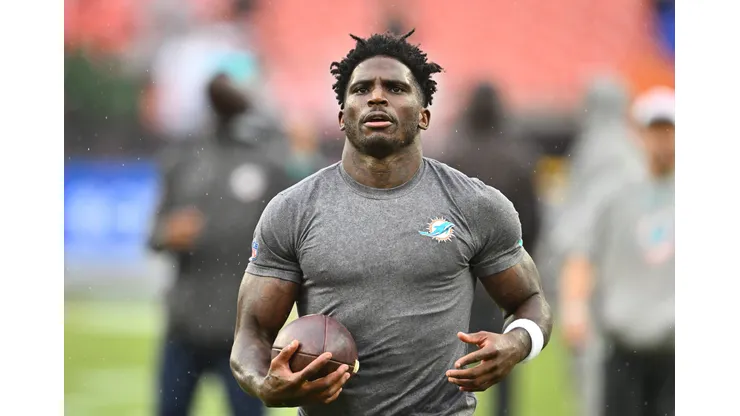 Tyreek Hill #10 of the Miami Dolphins warms up before the game against the Cleveland Browns
