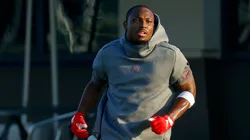 LeSean McCoy #25 of the Tampa Bay Buccaneers works out during a practice at AdventHealth Training Center on August 04, 2020 in Tampa, Florida.