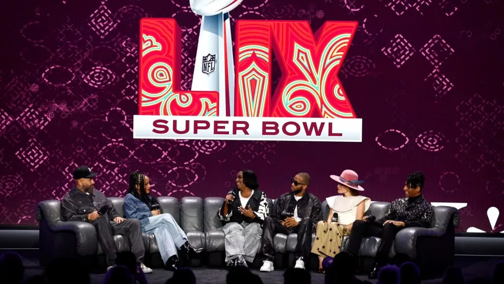 Conversation during the Super Bowl LIX Pregame + Apple Music Halftime Show Press Conference. (Source: Sean Gardner/Getty Images)