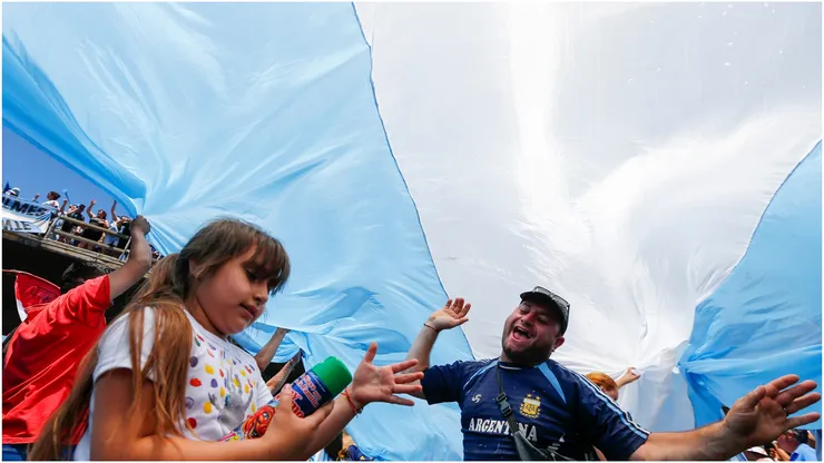 A fan of Argentina with flag