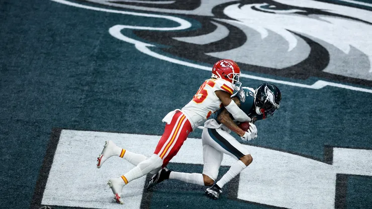 DeVonta Smith #6 of the Philadelphia Eagles catches a pass for a touchdown against Jaylen Watson #35 of the Kansas City Chiefs in the third quarter during Super Bowl LIX.