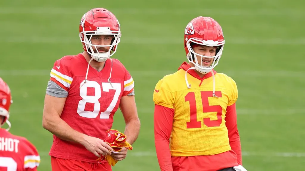 Patrick Mahomes and Travis Kelce in practice.