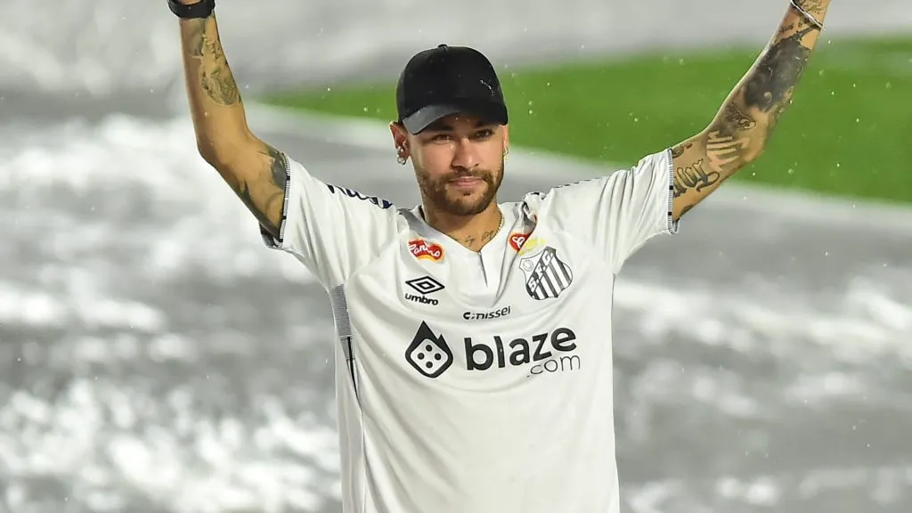 Neymar Jr. smiles during his unveiling as the new player of Santos at Urbano Caldeira Stadium on January 31, 2025. (Source: Mauro Horita/Getty Images)