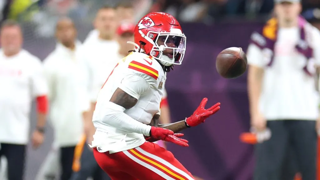 Xavier Worthy #1 of the Kansas City Chiefs makes a catch in the third quarter against the Philadelphia Eagles during Super Bowl LIX at Caesars Superdome on February 09, 2025 in New Orleans, Louisiana.