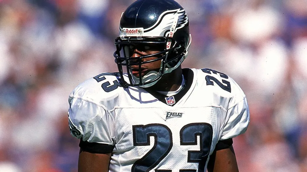 Troy Vincent #23 of the Philadelphia Eagles looks on the field during a game against the Arizona Cardinals at the Veterans Stadium in 1999. (Source: Getty Images)