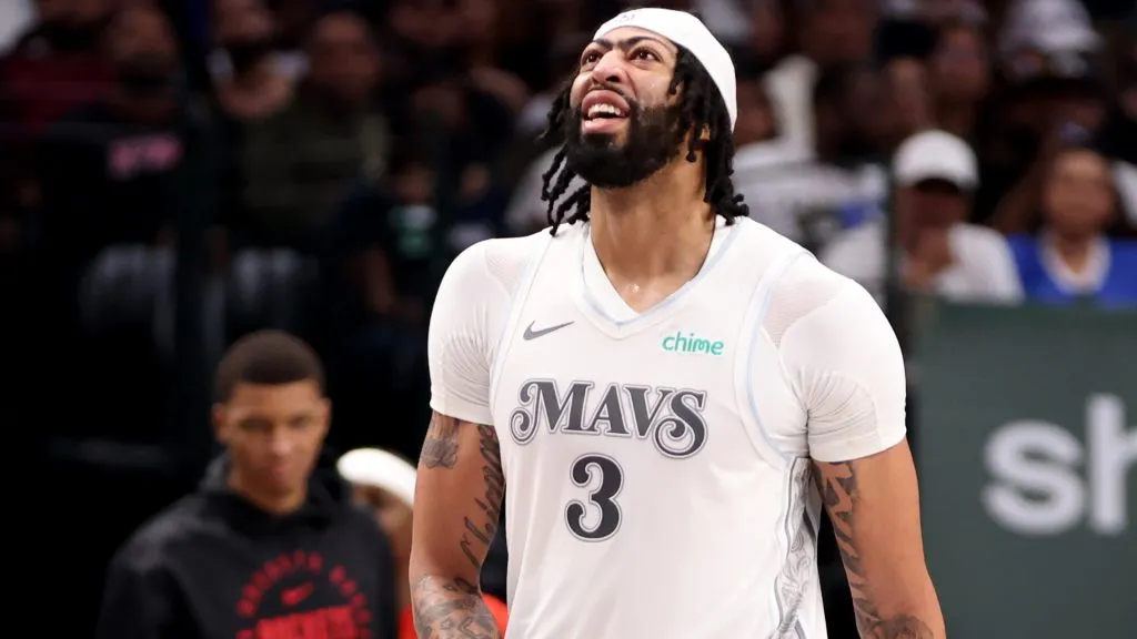 Anthony Davis #3 of the Dallas Mavericks leaves the court with an injury during the third quarter against the Houston Rockets at American Airlines Center on February 08, 2025. (Source: Tim Heitman/Getty Images)