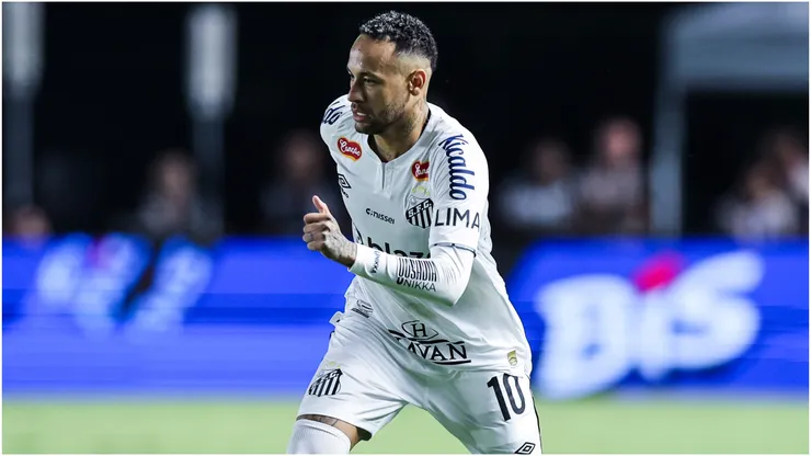 Neymar playing with Santos.