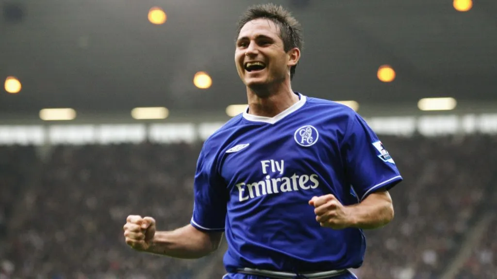 Frank Lampard of Chelsea celebrates during the Barclays Premiership match between West Bromwich Albion and Chelsea at the Hawthorns on October 30, 2004. (Source: Shaun Botterill/Getty Images)