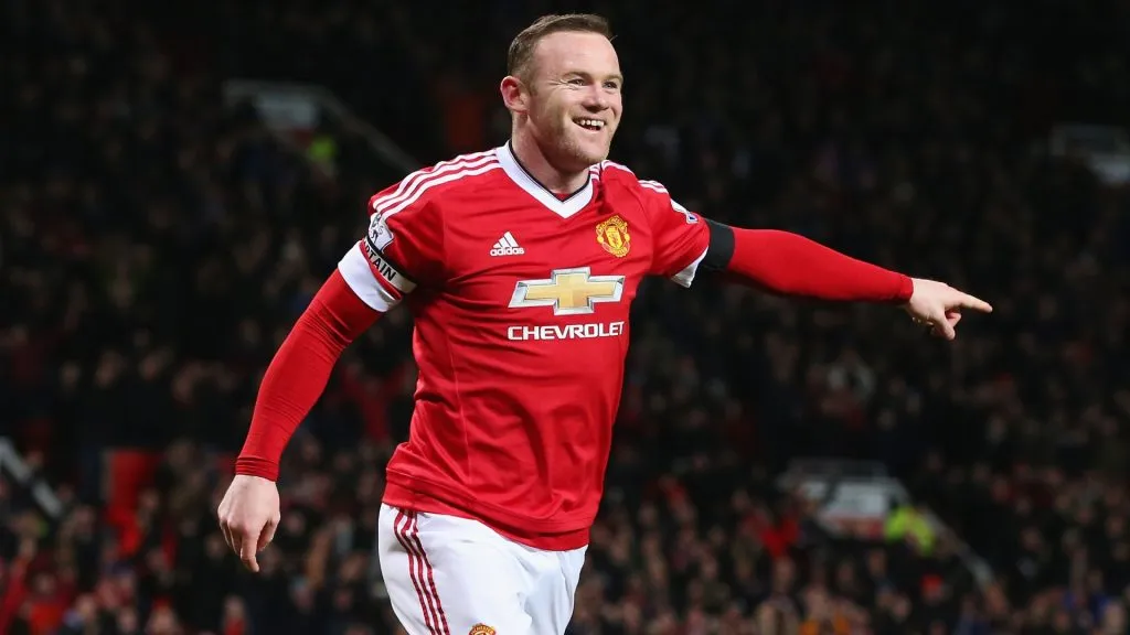 Wayne Rooney of Manchester United celebrates scoring his team’s third goal during the Barclays Premier League match between Manchester United and Stoke City in 2016. (Source: Alex Livesey/Getty Images)