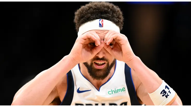 Klay Thompson #31 of the Dallas Mavericks reacts after a three-point basket against the Boston Celtics during the third quarter at the TD Garden on February 06, 2025 in Boston, Massachusetts.