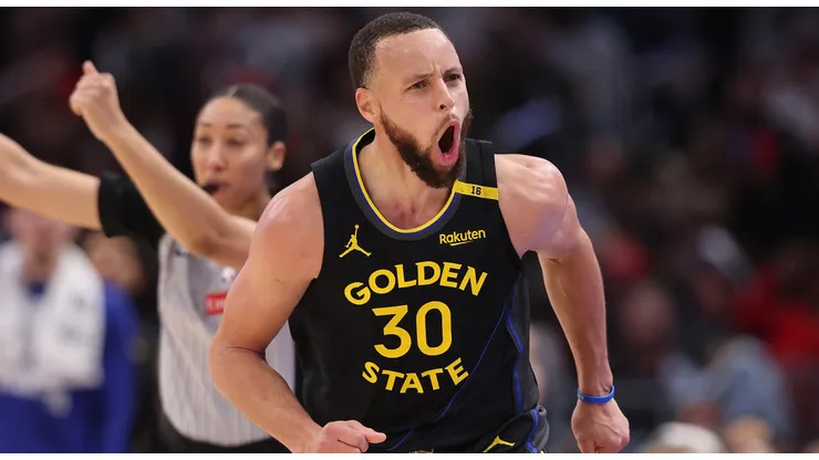 Stephen Curry of the Golden State Warriors celebrates a three pointer vs the Chicago Bulls on February 08, 2025.