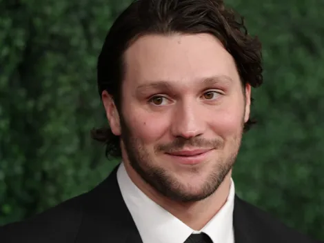 Josh Allen gives unforgettable moment to a worker after earning MVP honors