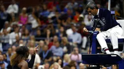 Serena Williams discusses with umpire Carlos Ramos at the 2018 US Open