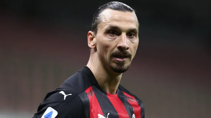 Zlatan Ibrahimovic of AC Milan looks on during the Serie A match between AC Milan and Benevento Calcio.