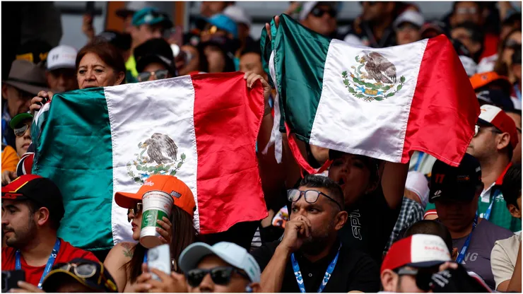 Fans with Mexico flag