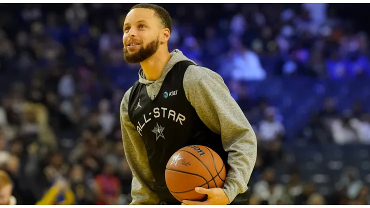 Stephen Curry #30 of the Golden State Warriors and Shaq's OGs warms up during 2025 NBA All-Star Practice & Media Availability at Oakland Arena on February 15, 2025 in Oakland, California.