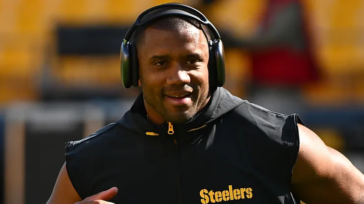 Russell Wilson #3 of the Pittsburgh Steelers warms up before the preseason game against the Houston Texans at Acrisure Stadium on August 9, 2024 in Pittsburgh, Pennsylvania.