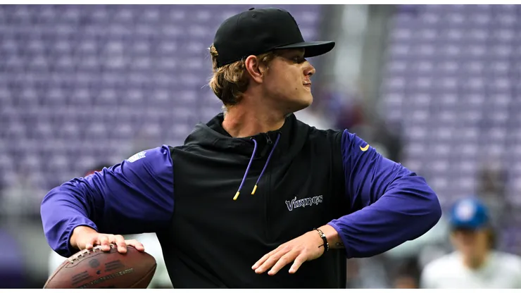 J.J. McCarthy #9 of the Minnesota Vikings warms up before the preseason game against the Las Vegas Raiders at U.S. Bank Stadium on August 10, 2024 in Minneapolis, Minnesota.