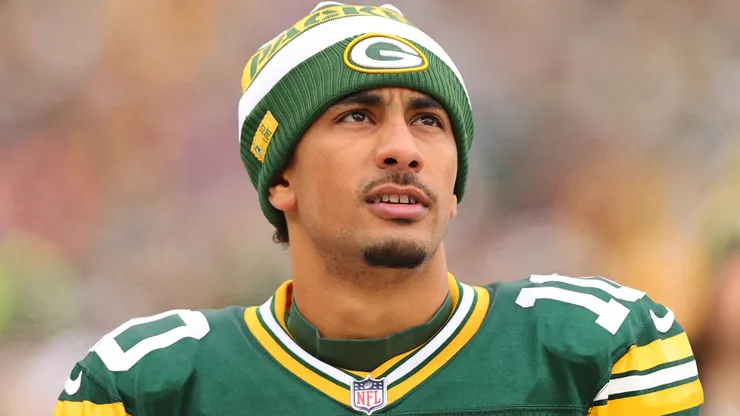 Jordan Love #10 of the Green Bay Packers looks on against the Minnesota Vikings at Lambeau Field on October 29, 2023 in Green Bay, Wisconsin.