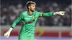 Goalkeeper Burrai of Barcelona SC