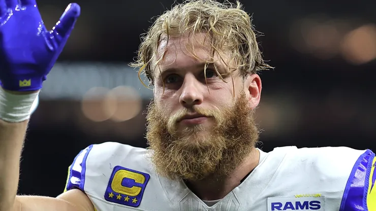 Cooper Kupp #10 of the Los Angeles Rams acknowledges the fans after the game against the New Orleans Saints at Caesars Superdome on December 01, 2024 in New Orleans, Louisiana.