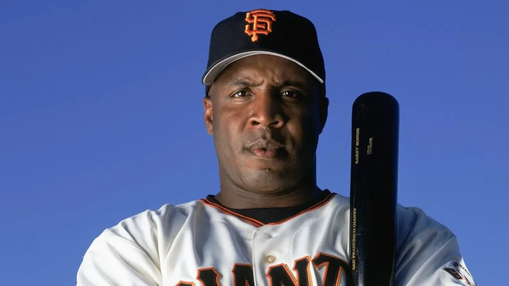 Leftfielder Barry Bonds #25 of the San Francisco Giants poses for a photo on March 16, 2004. (Source: Andy Hayt/Getty Images)