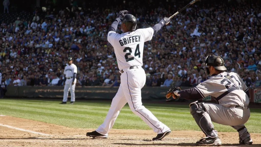 Ken Griffey Jr #24 of the Seattle Mariners makes a hit during the game against the New York Yankees on September 20, 2009. (Source: Otto Greule Jr/Getty Images)