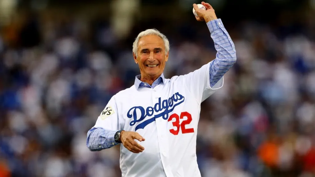 Former Los Angeles Dodgers player Sandy Koufax throws out the ceremonial first pitch before game seven of the 2017 World Series. (Source: Tim Bradbury/Getty Images)