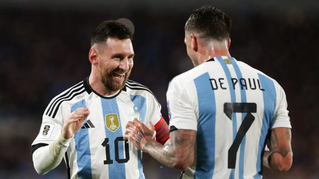 Lionel Messi and Rodrigo de Paul celebrate (Daniel Jayo/Getty Images)