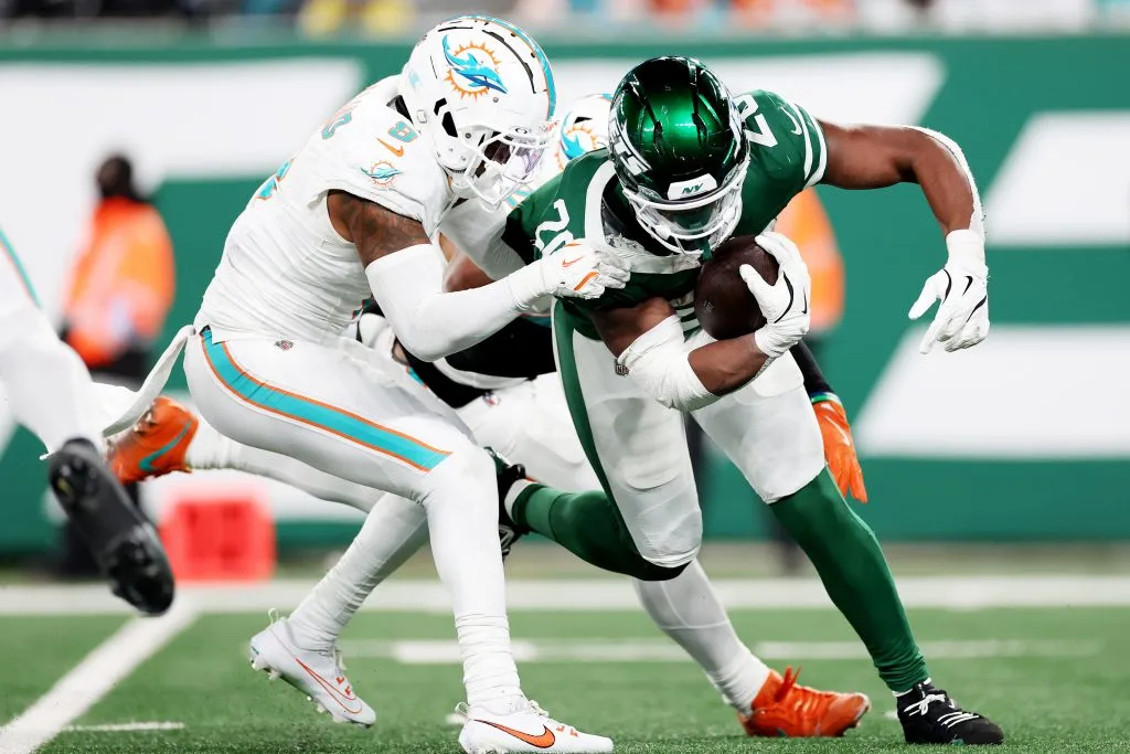 Jevon Holland #8 of the Miami Dolphins 