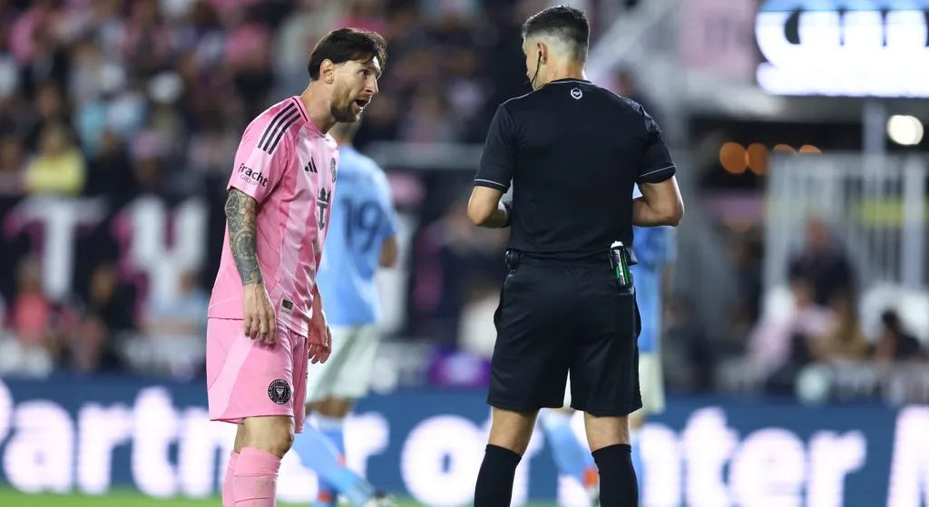 messi-referee