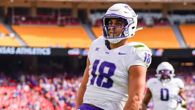 Wide receiver Jack Bech #18 of the TCU Horned Frogs scores a touchdown against the Kansas Jayhawks during the first quarter at Arrowhead Stadium on September 28, 2024 in Kansas City, Missouri.