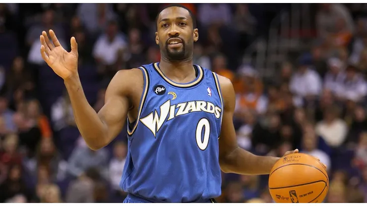Gilbert Arenas #0 of the Washington Wizards hanldles the ball during the NBA game against the Phoenix Suns at US Airways Center on December 19, 2009 in Phoenix, Arizona. The Suns defeated the Wizards 121-95.