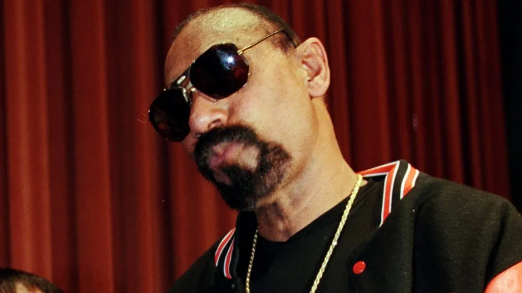 Wilt Chamberlain talking with the media