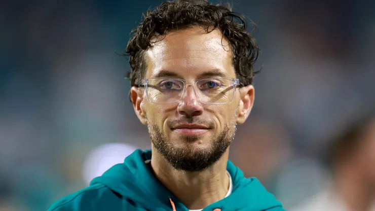 Head coach Mike McDaniel of the Miami Dolphins