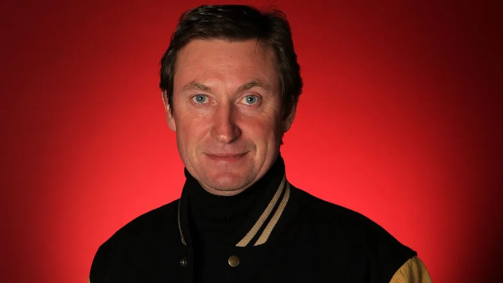 Canadian hockey legend Wayne Gretzky poses in the NBC Today Show Studio at Grouse Mountain on February 15, 2010. (Source: Scott Halleran/Getty Images)