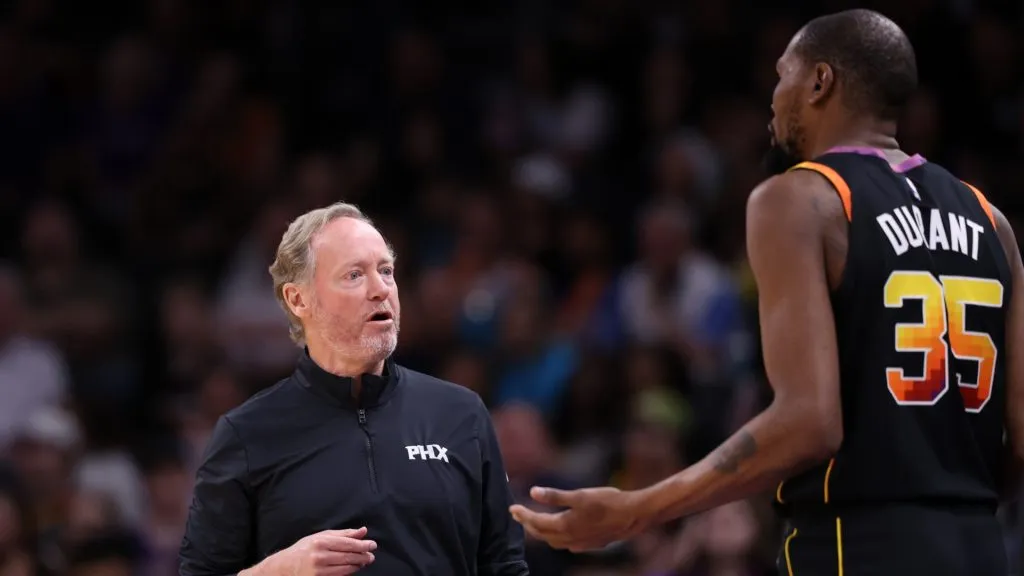 Kevin Durant and Phoenix Suns coach Mike Budenholzer.