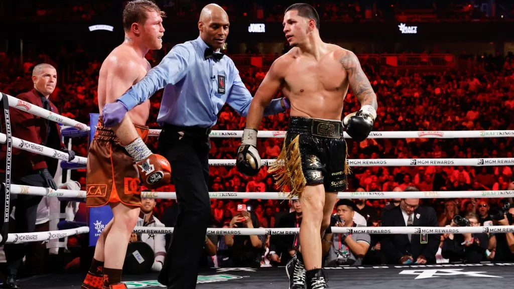 Referee Harvey Dock separates WBC/WBA/WBO super middleweight champion Canelo Alvarez and Edgar Berlanga at the end of the 11th round during a title fight at T-Mobile Arena on September 14, 2024 in Las Vegas, Nevada. (Photo by Steve Marcus/Getty Images)