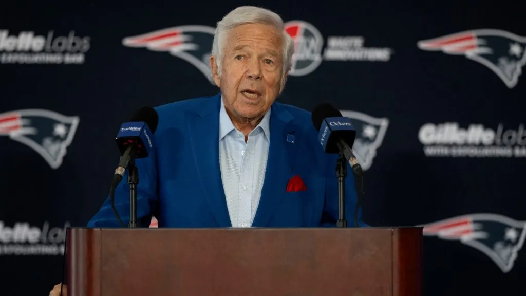 Owner Robert Kraft introduces Mike Vrabel as head coach of the New England Patriots during a press conference at Gillette Stadium on January 13, 2025. (Source: Billie Weiss/Getty Images)
