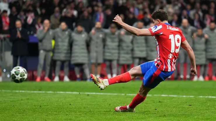 Julian Alvarez of Atletico de Madrid scores the team's second penalty in the penalty shoot out,